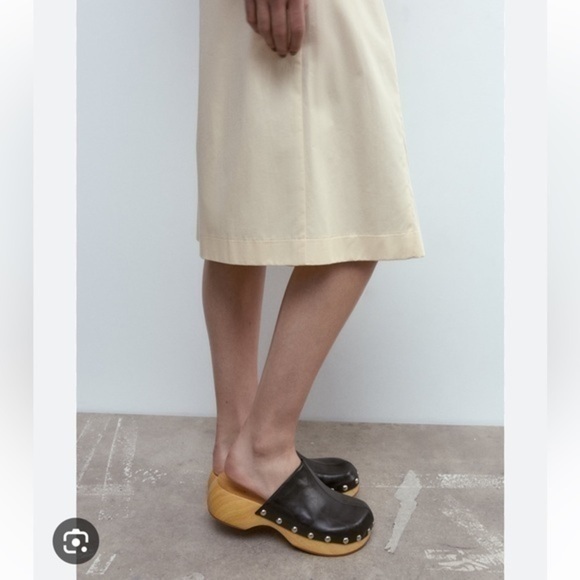 New Zara | Sliver Studded Black Clogs Shoes - Picture 3 of 10